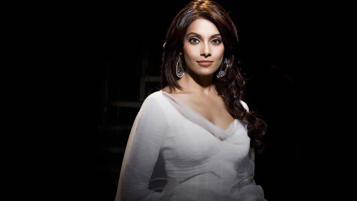 Bipasha Basu In White Dress Front Pose N Black Background